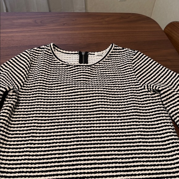 Green Envelope top - Picture 2 of 5